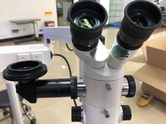 I punti oftalmici di ingrandimento 3/5 del microscopio della chirurgia possono abbinare il CCD della macchina fotografica HD